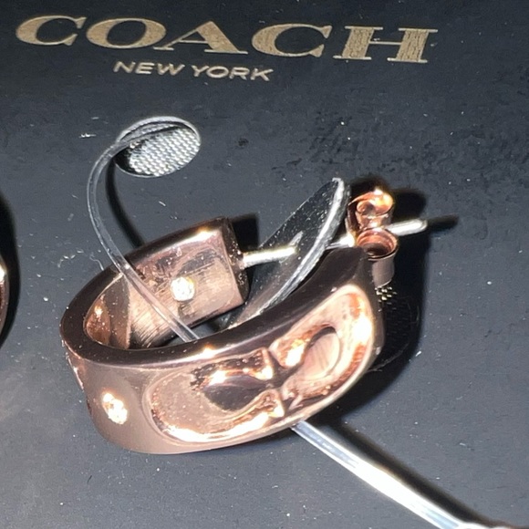 🌹 Coach Signature Rose Gold Huggie Earrings ⭐️ - Picture 4 of 5